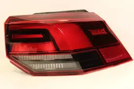 FEU AR D  FIXE GOLF8 5H- 5H0945096A